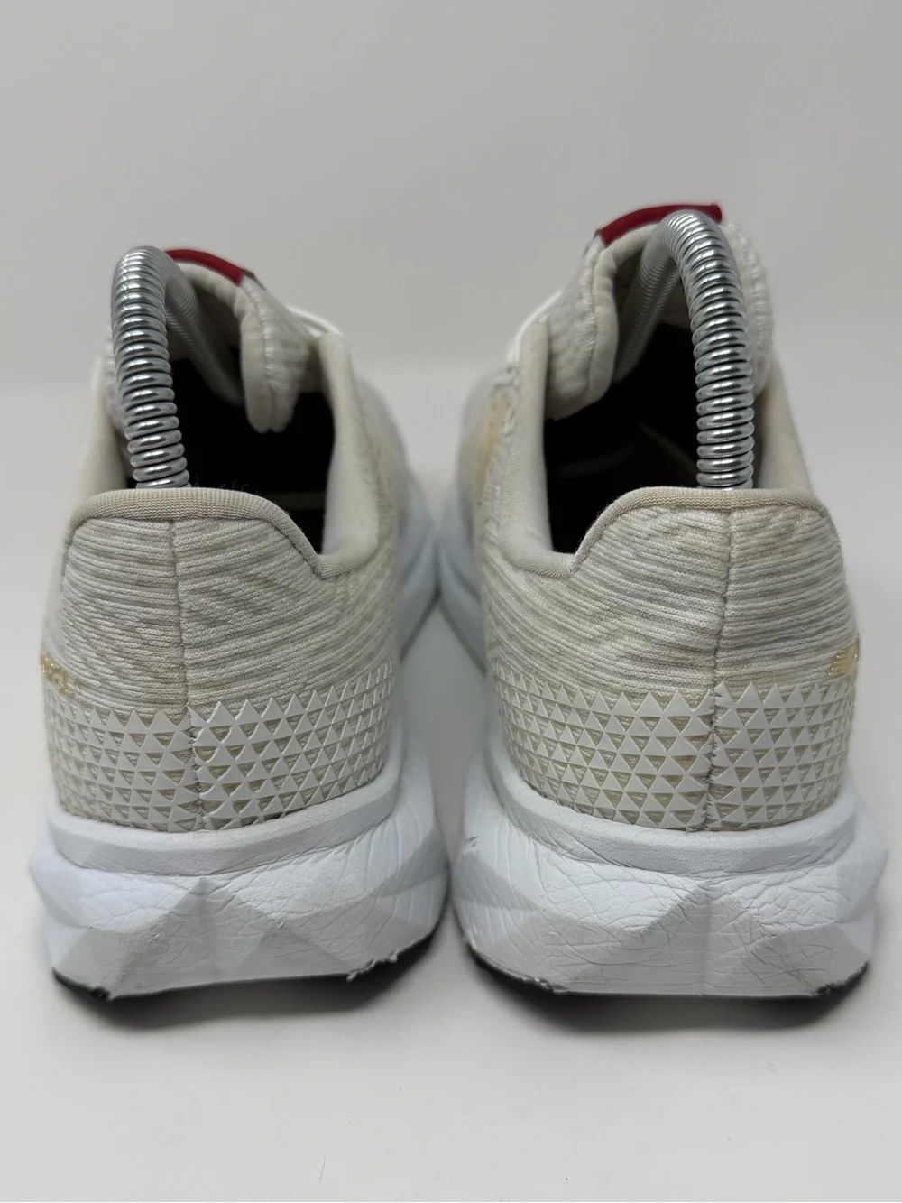 Women’s New Balance Cream & Gold Running Sneakers Boston college sz. 7.5